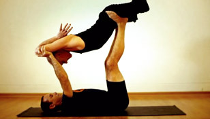 synergy-partner-yoga-gallery-video-exercise-03-flying-nemo-thumbnail